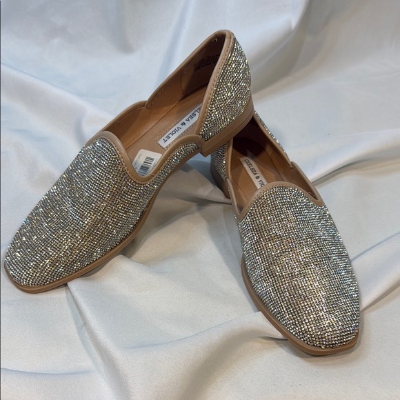 Chelsea & Violet, Silver Bling Shoes, Flats, Sz 7, Rhinestone Crystals, Shiny - Picture 4 of 11